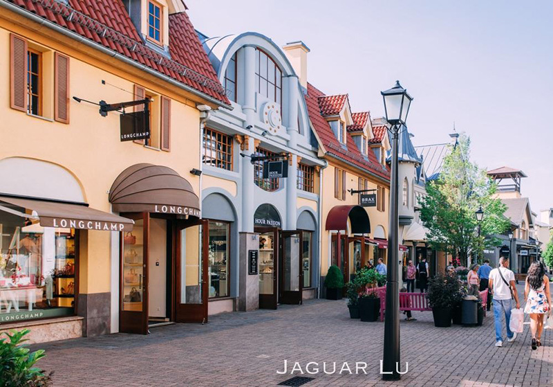 Wertheim Village outlet shopping